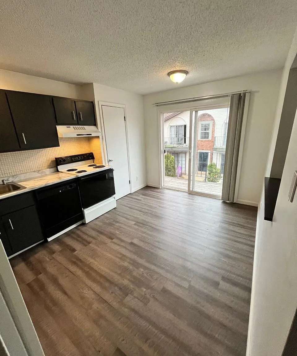 10080 Squire Meadows Dr — Photo 4