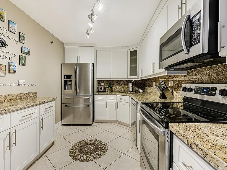 6039 Collins Ave #936 — Photo 11