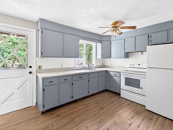 3rd image of 140-142 Lawrence St