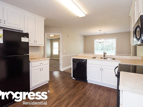 5th image of 375 Towler Dr