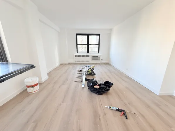 399 East 72nd Street image 5 of 13