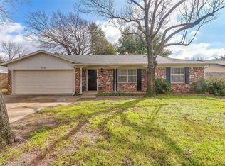 713 Palomino Dr, Saginaw, TX 76179