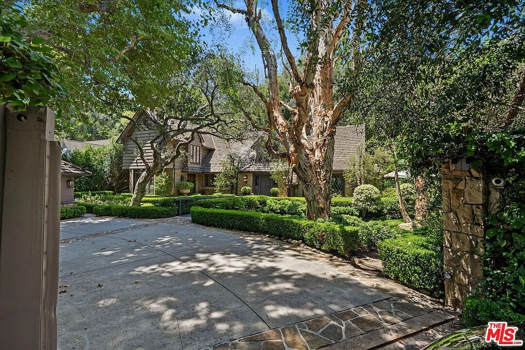 5 bed, 6.5 bath, 4435 sqft, $35,000 — Photo 3