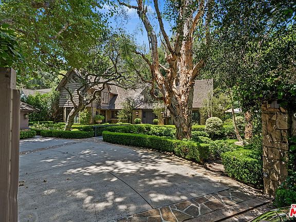 3rd image of 575 N Beverly Glen Blvd