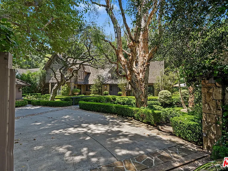575 N Beverly Glen Blvd — Photo 3
