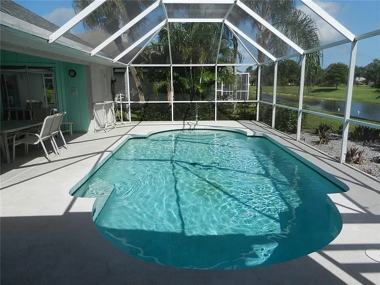 589 Rotonda Cir — Photo 22