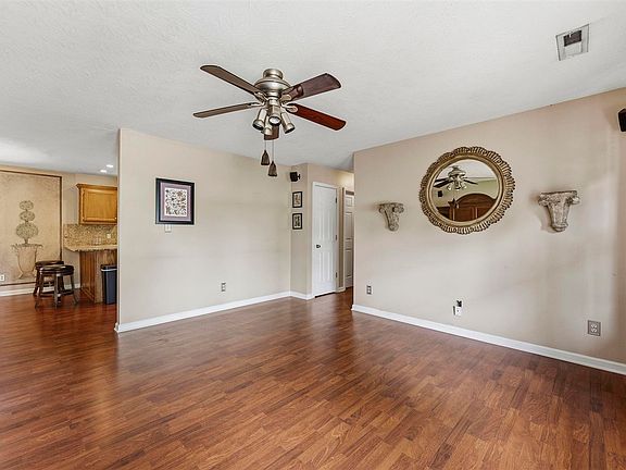 5th image of 412 Pisces Ave