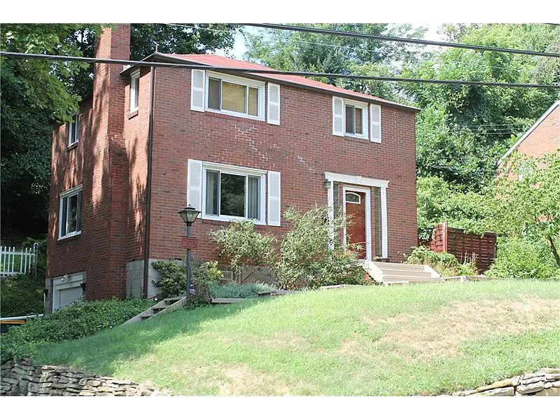 203 Park Pl photo 1