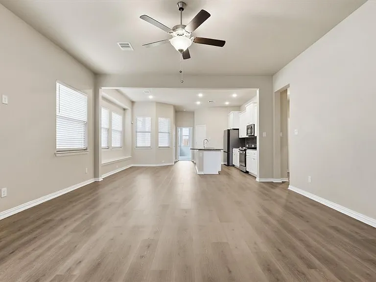 3916 Ford Dr — Photo 7