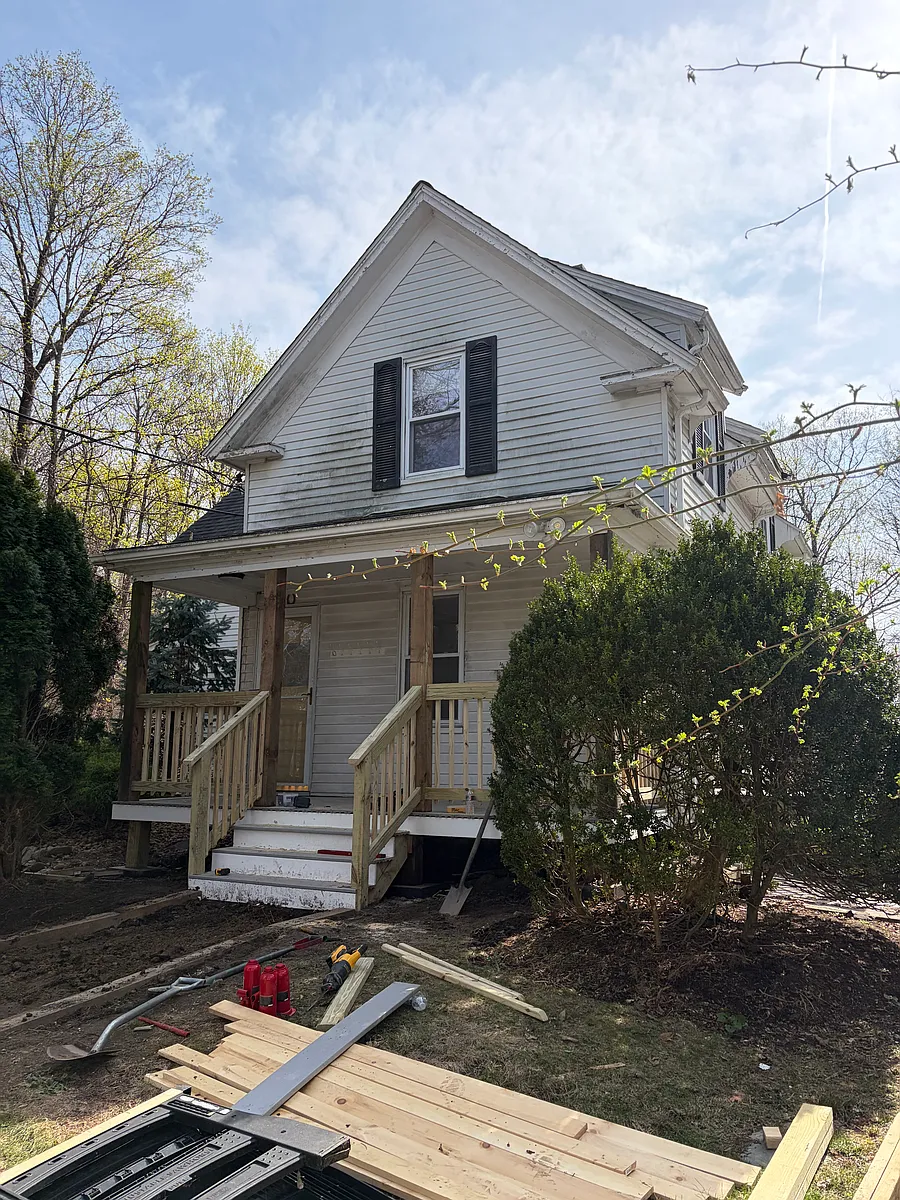 Building Photo - 171 E Central St
