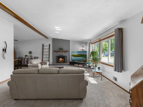 8555 Medicine Lake Rd, Golden Valley, MN 55427