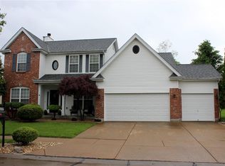 3016 Cambridge Pointe Dr, Saint Louis, MO