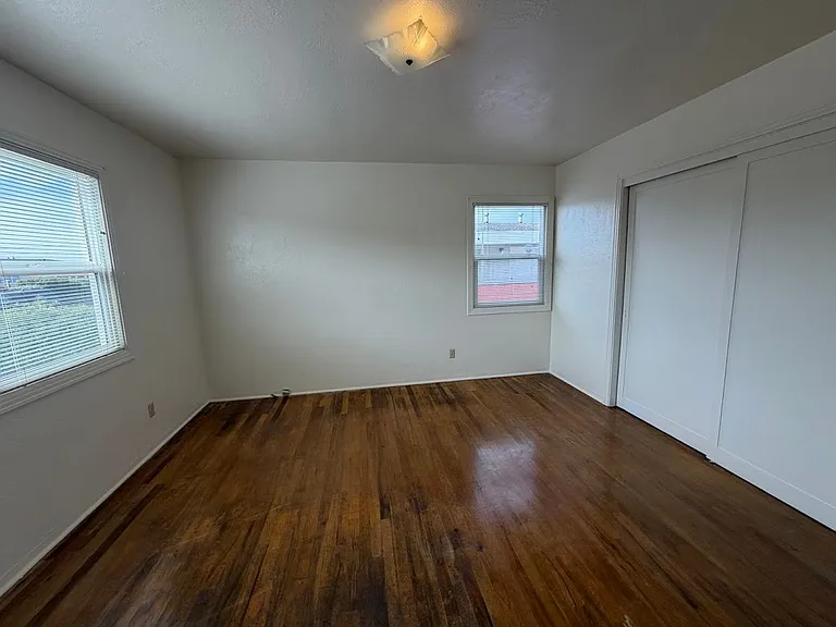 2231 Pine St — Photo 21