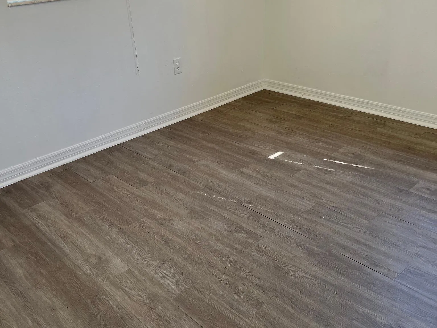 5121 E Seneca Ave — Photo 3