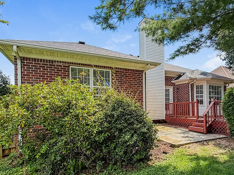 608 Winthrop Ave — Photo 17