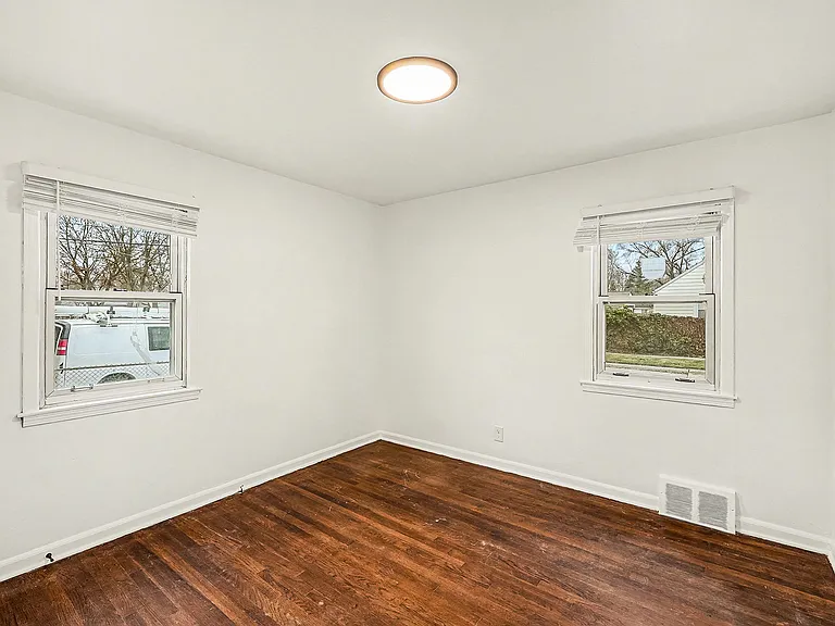 Great bedroom space