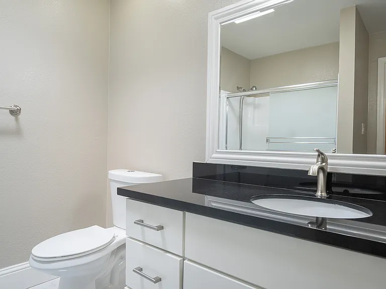 SFD #6 bath1