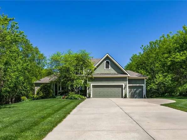 11306 Winchester Dr, Kansas City, KS 66109