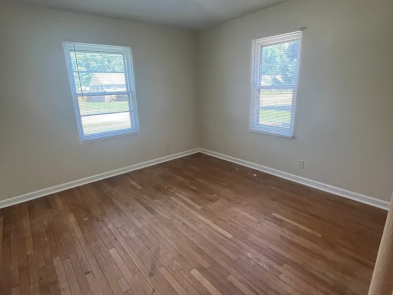 1126 Allison Ave — Photo 10