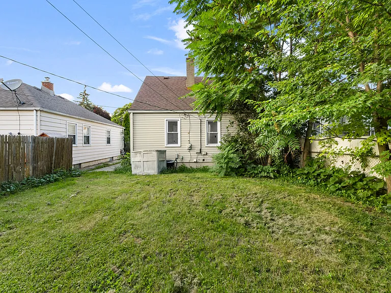 929 White Ave — Photo 27