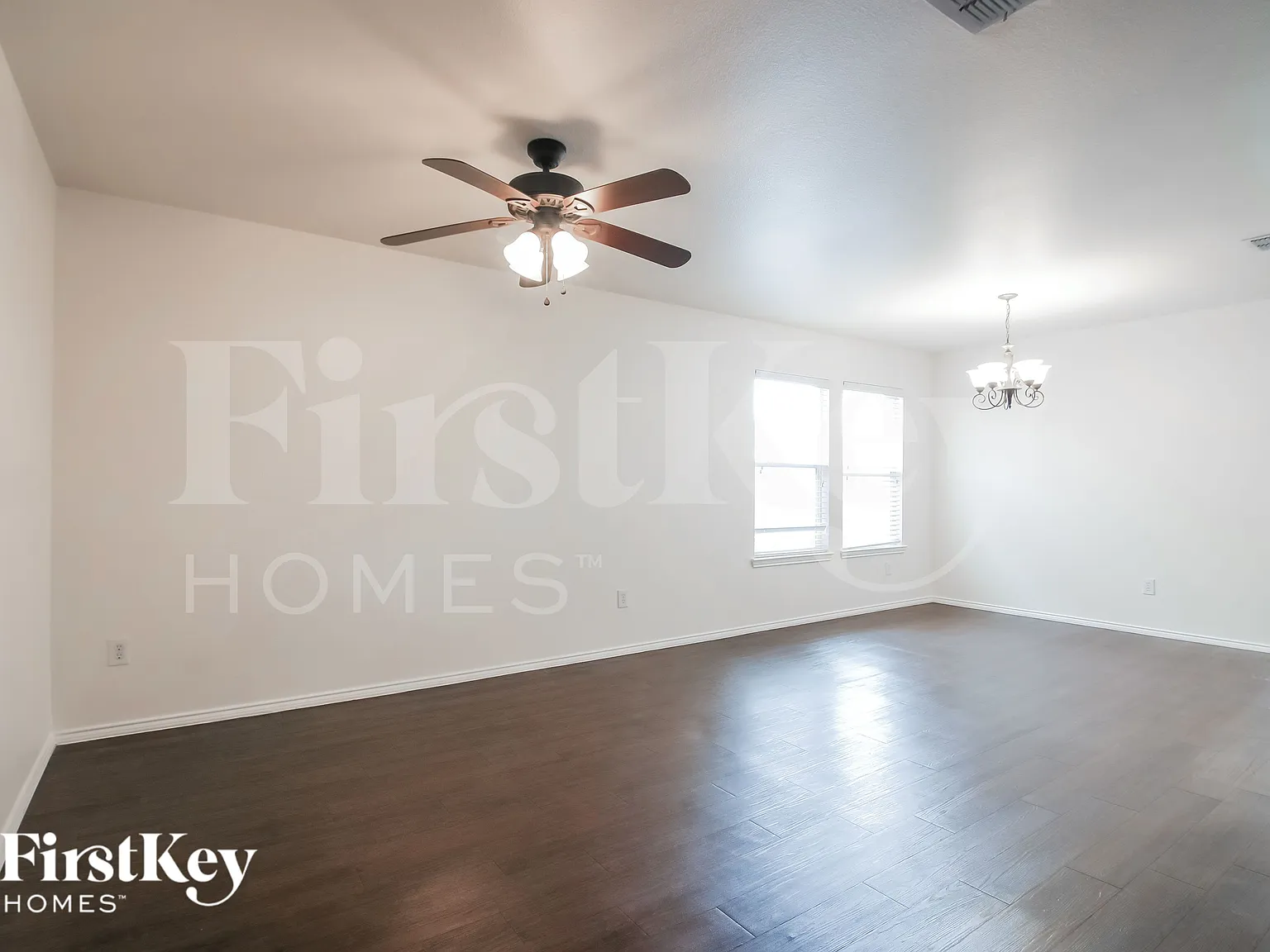 4 bed, 2.0 bath, 2009 sqft, $2,045 — Photo 2