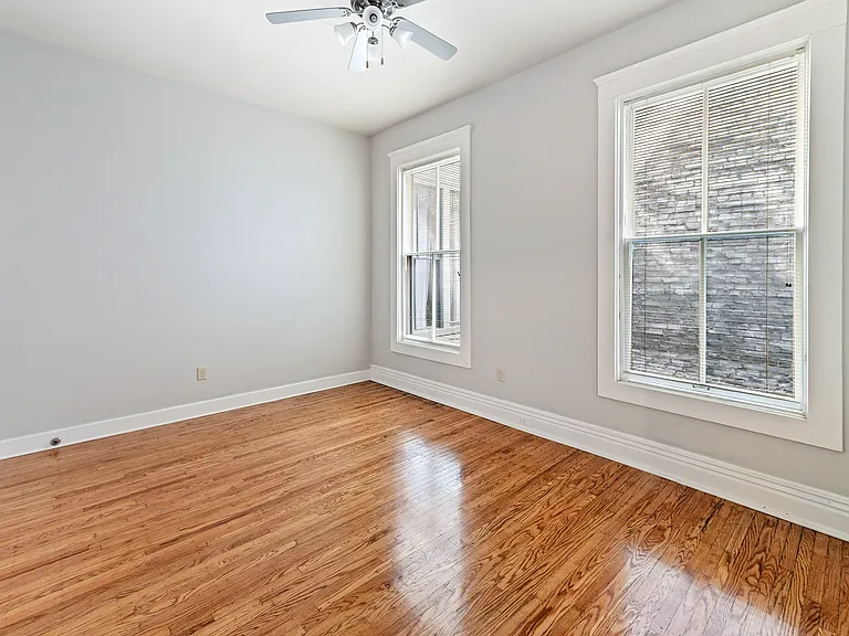 566 S 4th St #405 — Photo 15