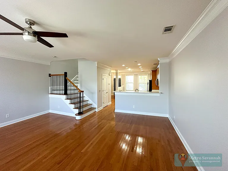303 Lake View Dr — Photo 10