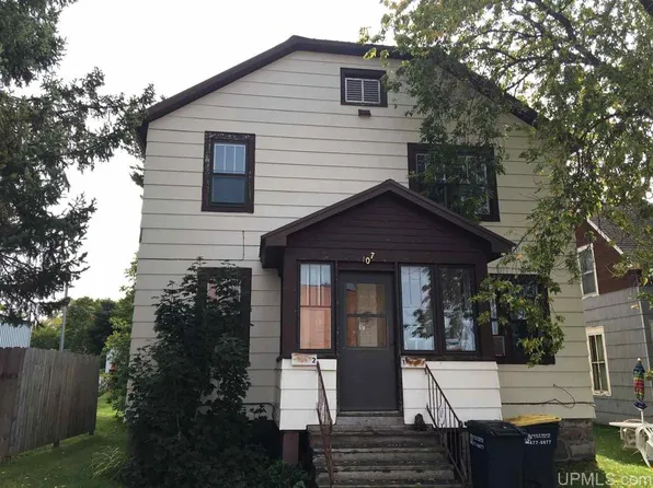 107 E McLeod Ave, Ironwood, MI 49938