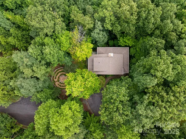 200 Verbena Ln, Black Mountain, NC 28711