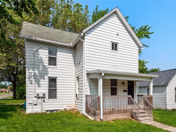 601 N 1st St, Indianola, IA 50125