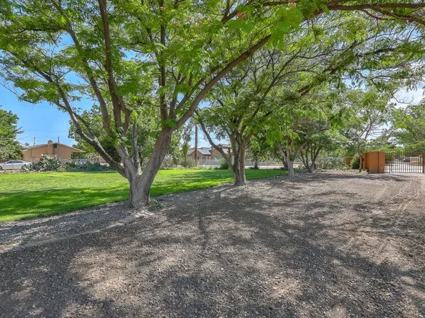 5410 Cresswell Rd SW, Albuquerque, NM 87105