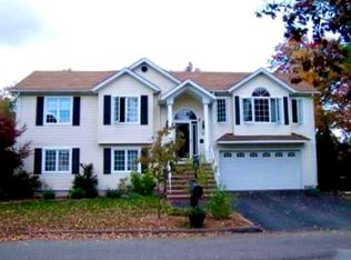 12 Windsor St, Melrose, MA 02176