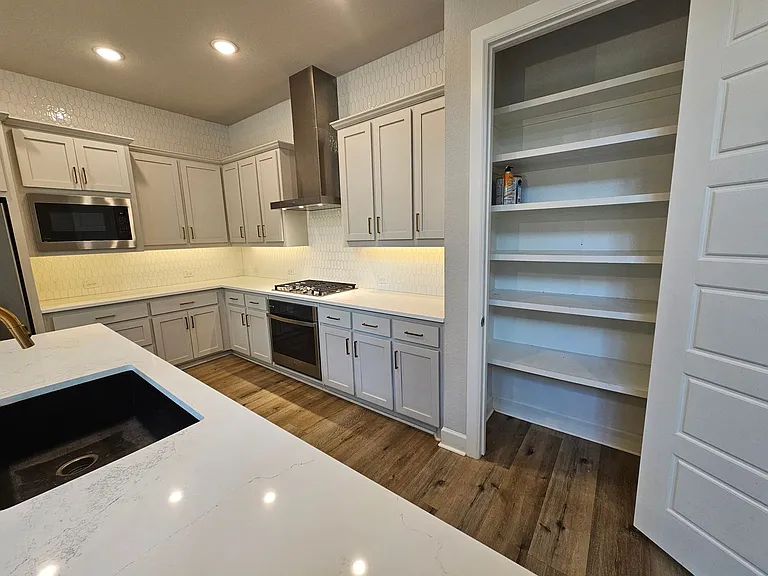 8045 Emerald Rock Dr — Photo 10