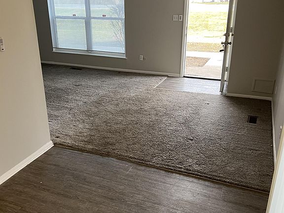 5th image of 4961 Oakwood Trl #1