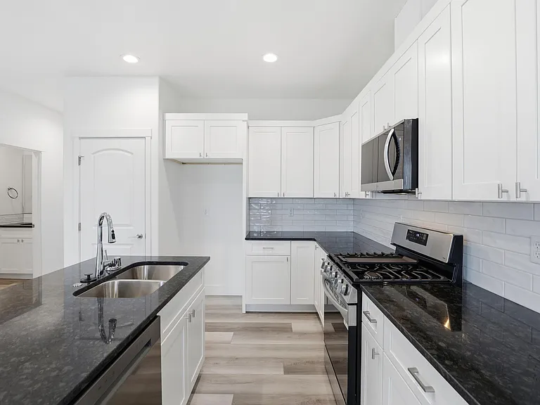 645 N Creative Way — Photo 5