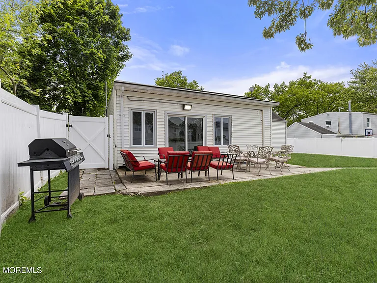 297 Highland Ave — Photo 27