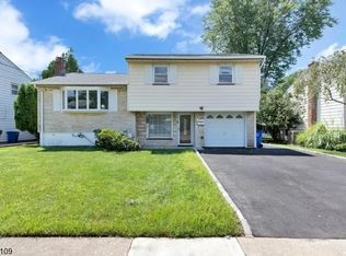 1111 Stuart Pl, Linden, NJ 07036