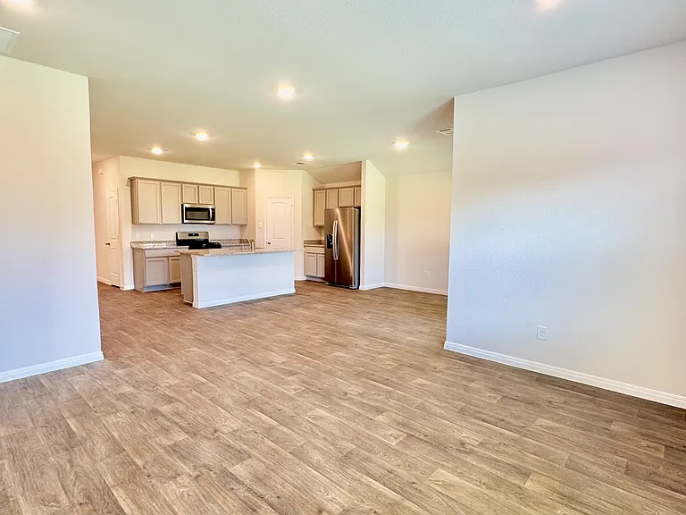 169 Gablynn Cv — Photo 17