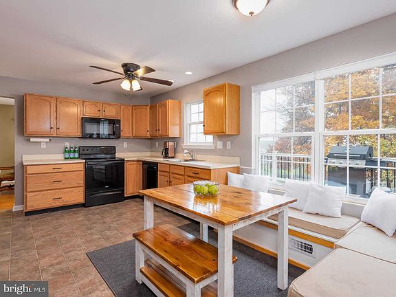 5th image of 102 Cornwall Pl