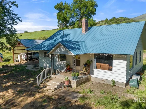 9700 Perkins Ln, Ola, ID 83657