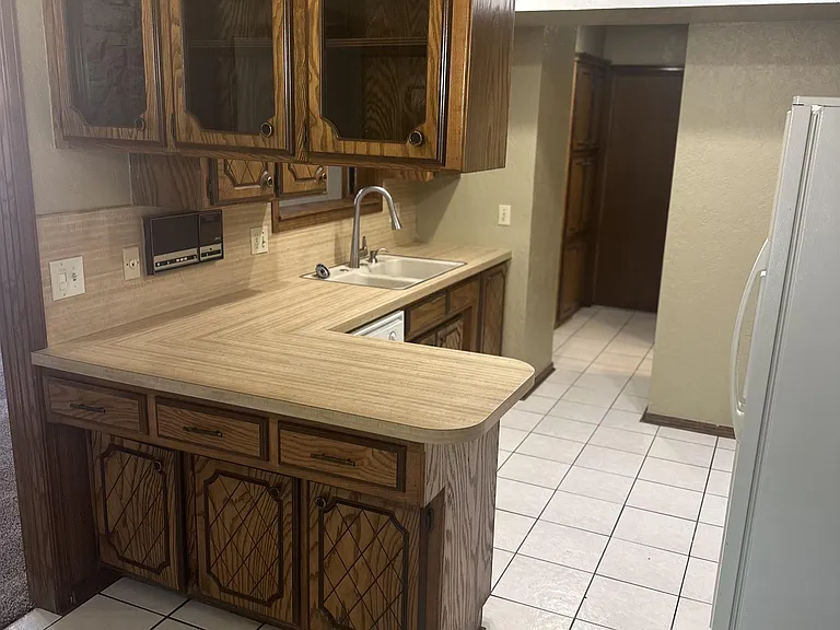 3612 N Drexel Blvd — Photo 10