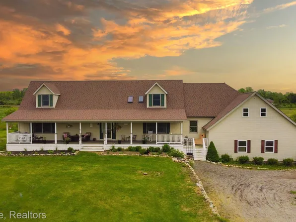1580 Sperry Rd, Allenton, MI 48002