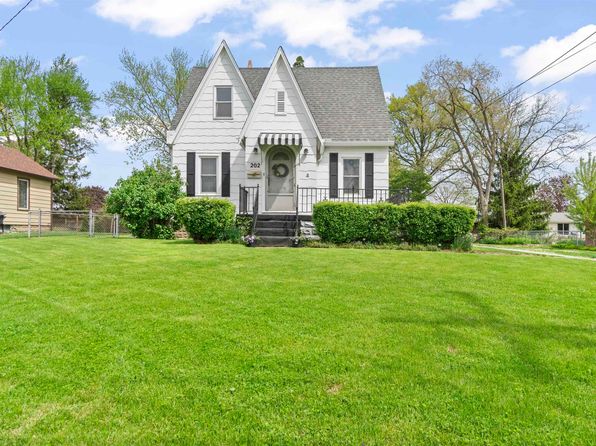 202 W Robinson St, Goodfield, IL 61742