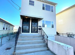474 Beach 45 St, Far Rockaway, NY 11691