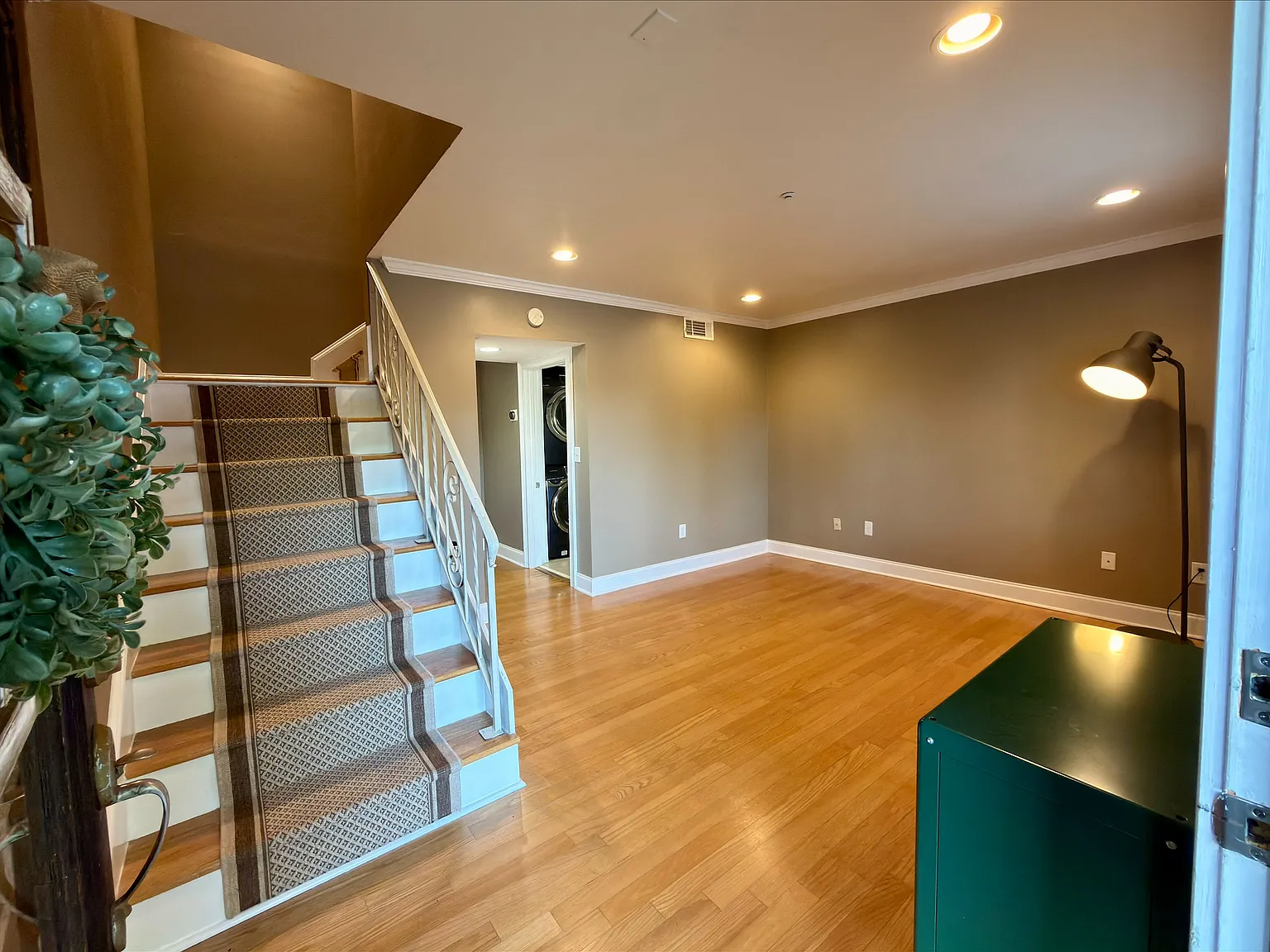 2 bed, 1.5 bath, 986 sqft, $1,700 — Photo 3