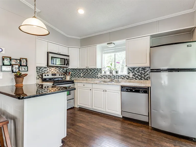 1813 Oak Shore Dr — Photo 4