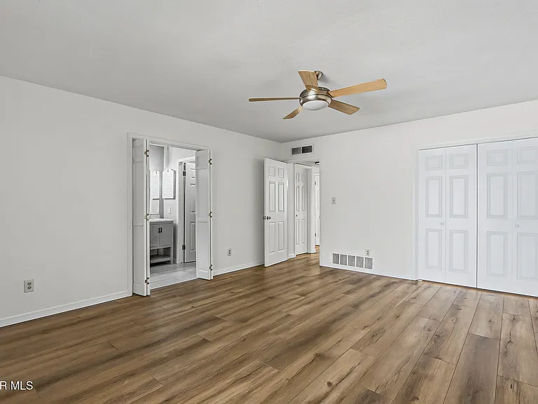 5205 Valley Spring Way — Photo 13