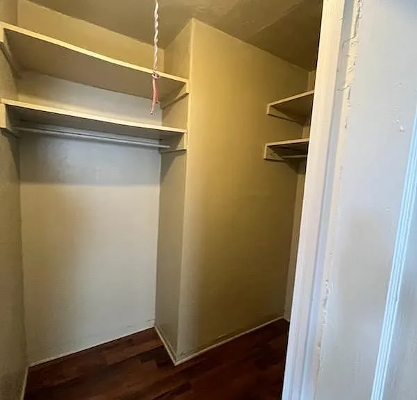 Ideal Urban Location for a Modern 1 Bed Apartment — Photo 16
