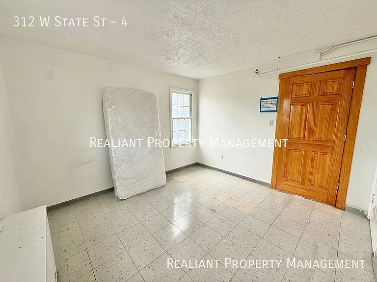 312 W State St #4 — Photo 8