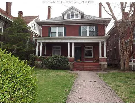 1503 Virginia St E photo 1